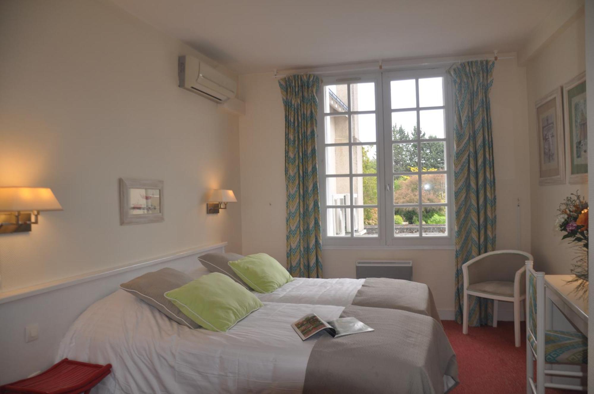 Logis Auberge Du Centre Chitenay ภายนอก รูปภาพ
