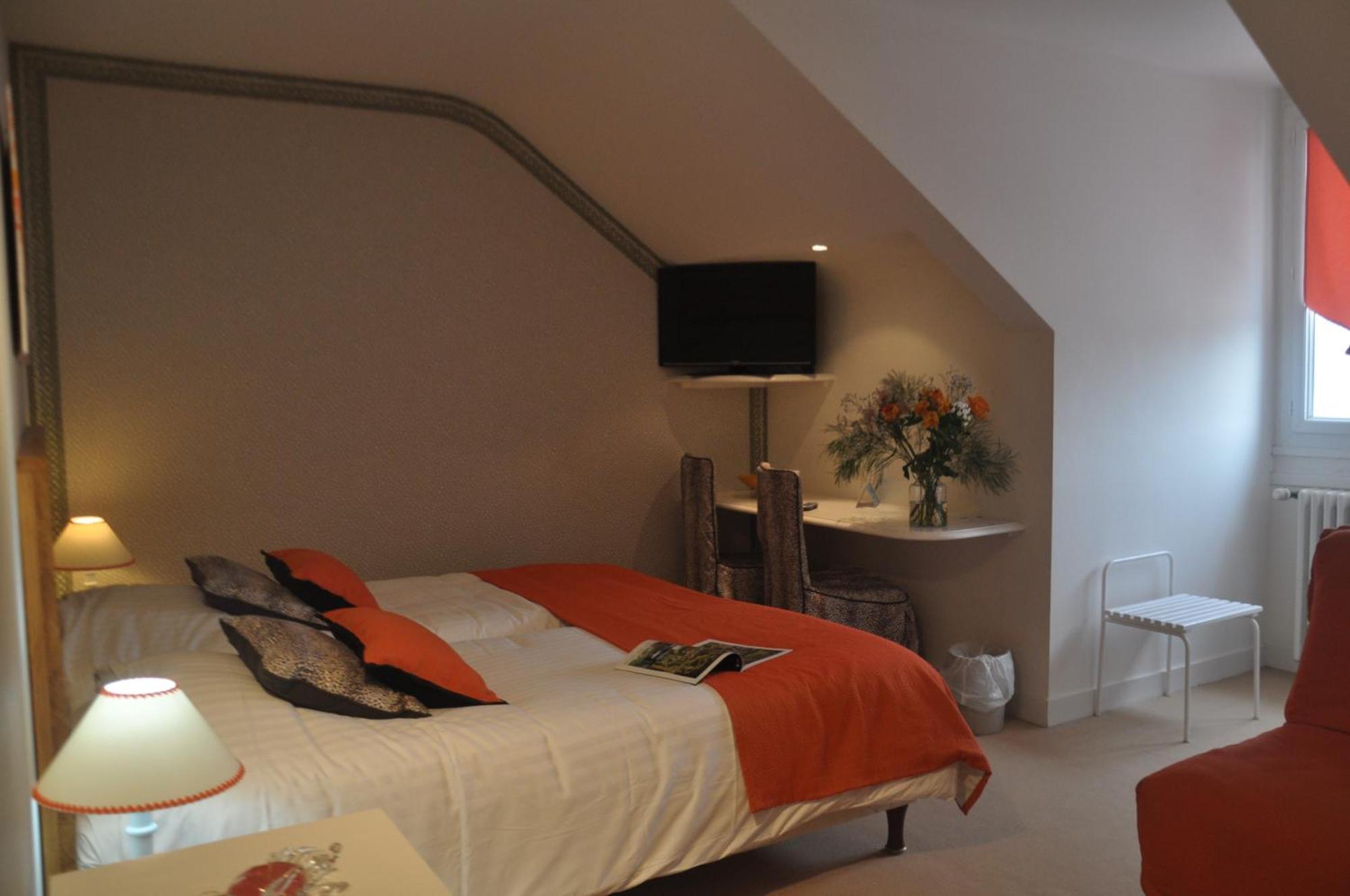 Logis Auberge Du Centre Chitenay ภายนอก รูปภาพ
