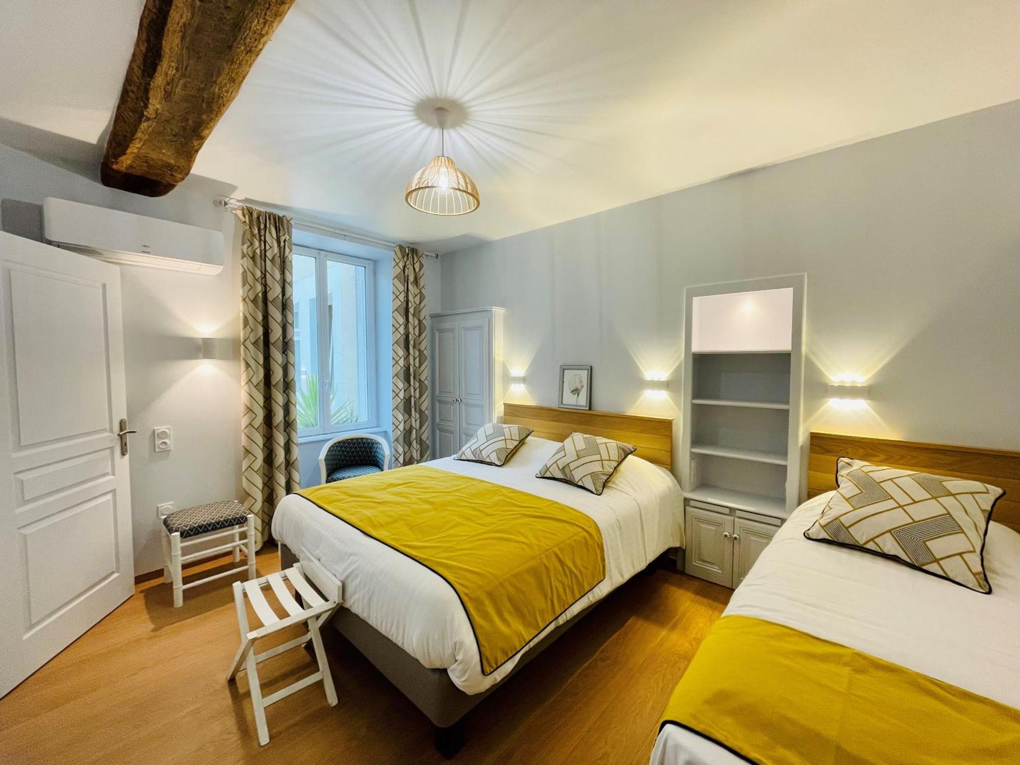 Logis Auberge Du Centre Chitenay ภายนอก รูปภาพ