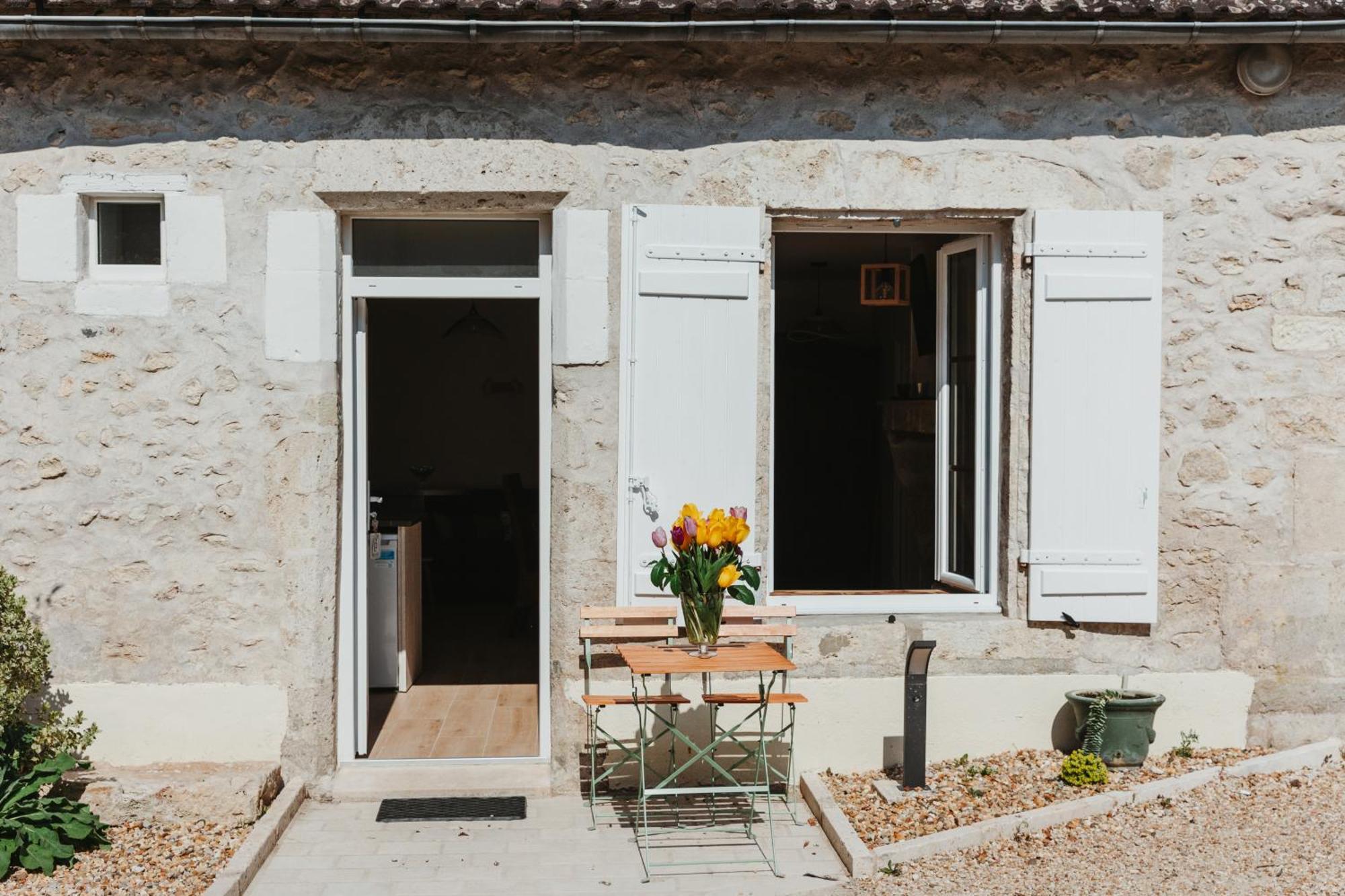 Logis Auberge Du Centre Chitenay ภายนอก รูปภาพ
