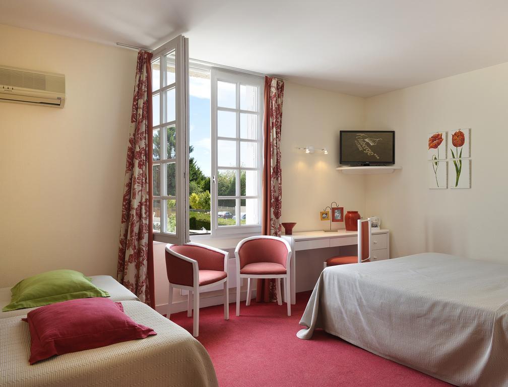 Logis Auberge Du Centre Chitenay ภายนอก รูปภาพ